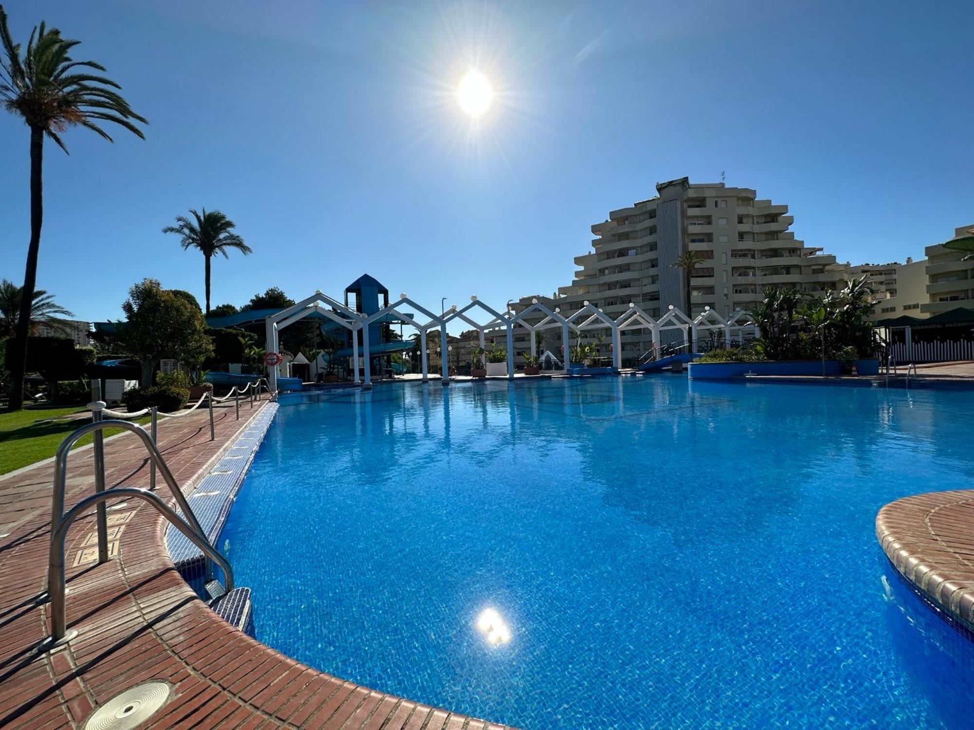 Luxury Frontal Al Mar Benalbeach بينالماذينا المظهر الخارجي الصورة